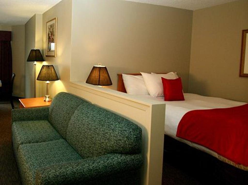 Alberta Place Suite Hotel Edmonton Room photo